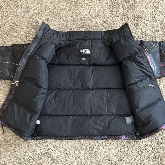 The North Face Men's 1996 Retro Nuptse - Picture 7 of 10